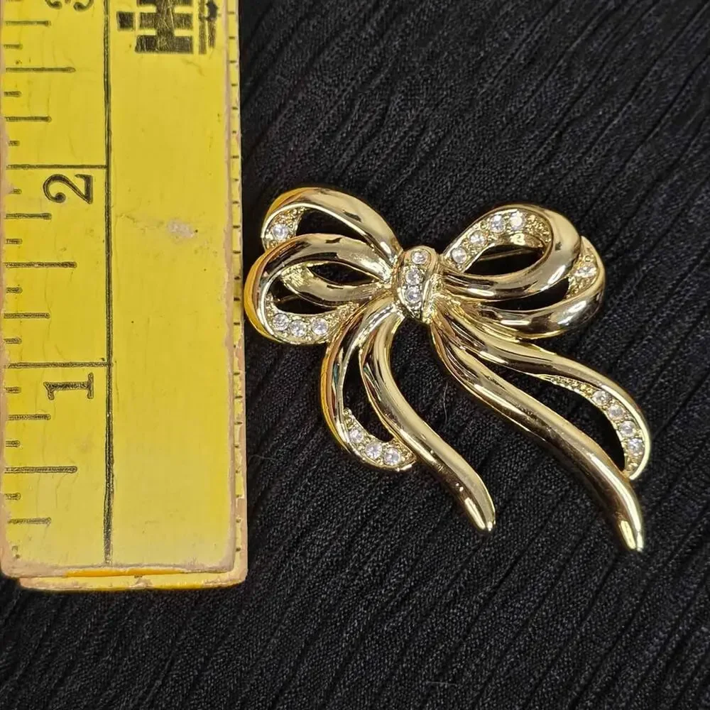 Vintage Bow Brooch Gold Tone Rhinestone Coquette Danecraft Signed